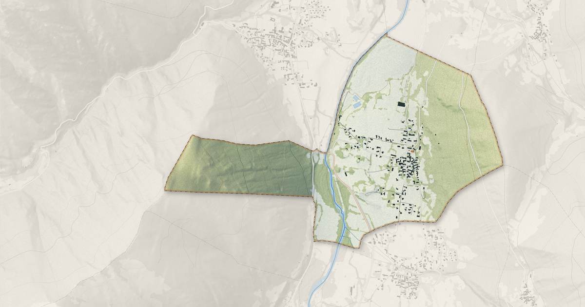 Portrait cartographique de Bazus-Aure : relief, eau, forêts, bâti et voies, calculés à partir des données de l'IGN