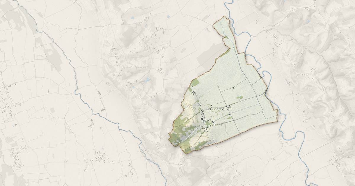 Portrait cartographique de Buzon : relief, eau, forêts, bâti et voies, calculés à partir des données de l'IGN