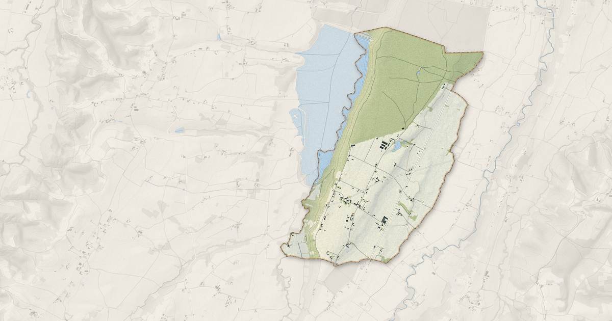 Portrait cartographique de Campuzan : relief, eau, forêts, bâti et voies, calculés à partir des données de l'IGN