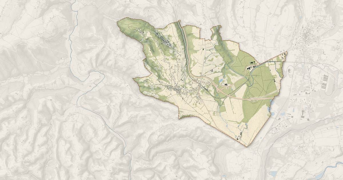 Portrait cartographique de Capvern : relief, eau, forêts, bâti et voies, calculés à partir des données de l'IGN