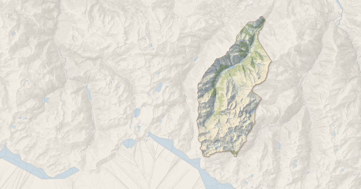 Portrait cartographique de Estaing : relief, eau, forêts, bâti et voies, calculés à partir des données de l'IGN