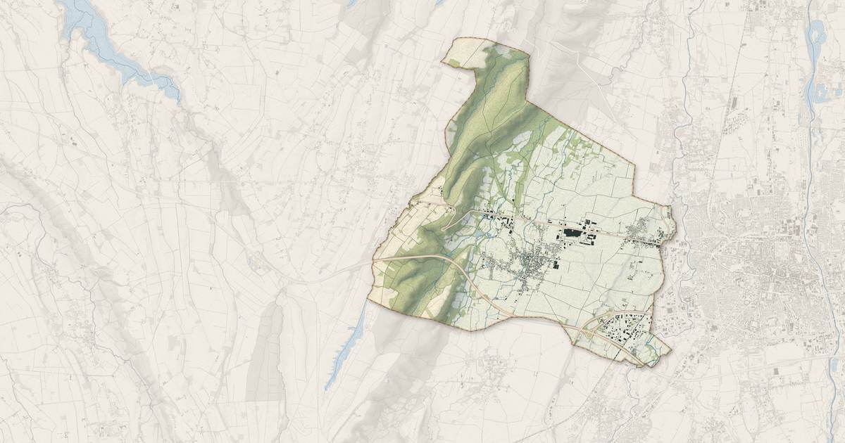 Portrait cartographique de Ibos : relief, eau, forêts, bâti et voies, calculés à partir des données de l'IGN