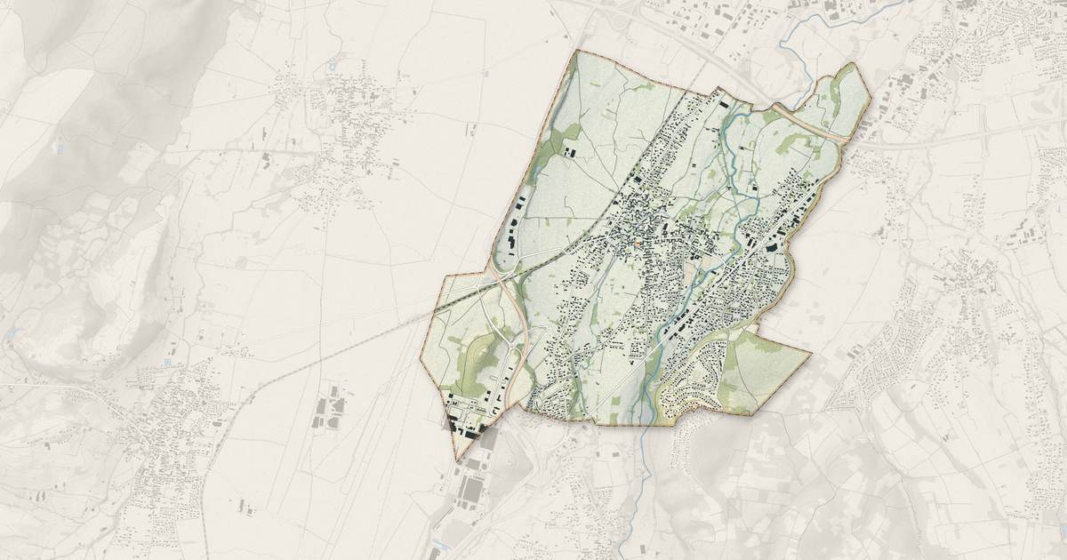 Portrait cartographique de Juillan : relief, eau, forêts, bâti et voies, calculés à partir des données de l'IGN