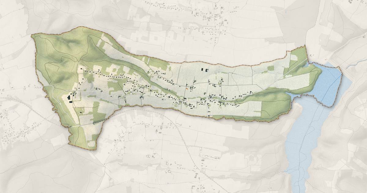 Portrait cartographique de Laslades : relief, eau, forêts, bâti et voies, calculés à partir des données de l'IGN
