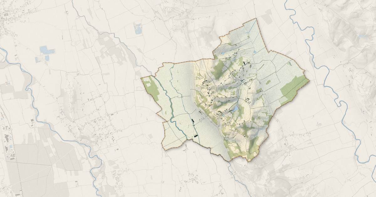 Portrait cartographique de Monfaucon : relief, eau, forêts, bâti et voies, calculés à partir des données de l'IGN