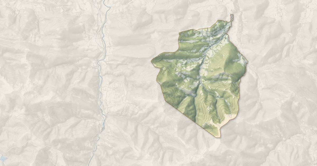 Portrait cartographique de Nistos : relief, eau, forêts, bâti et voies, calculés à partir des données de l'IGN