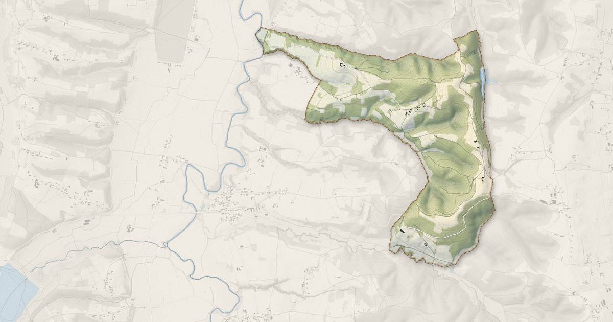 Portrait cartographique de Peyriguère : relief, eau, forêts, bâti et voies, calculés à partir des données de l'IGN