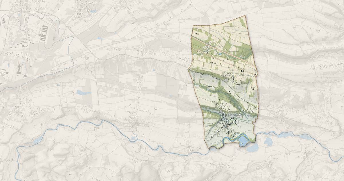 Portrait cartographique de Saint-Laurent-de-Neste : relief, eau, forêts, bâti et voies, calculés à partir des données de l'IGN