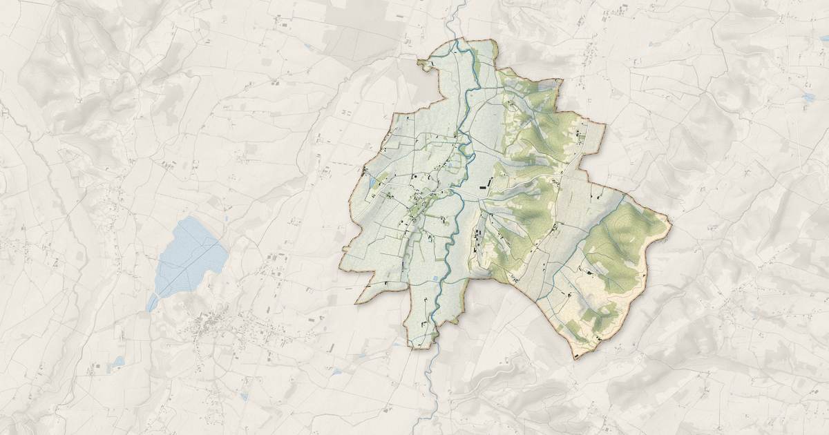 Portrait cartographique de Sariac-Magnoac : relief, eau, forêts, bâti et voies, calculés à partir des données de l'IGN