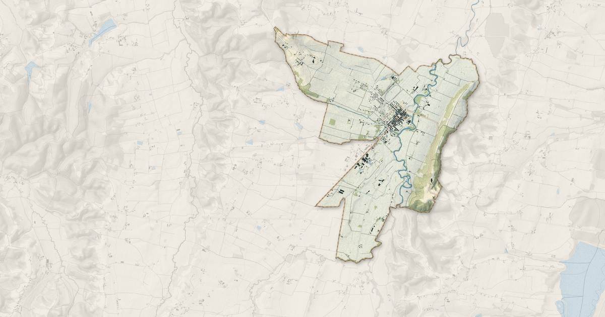 Portrait cartographique de Trie-sur-Baïse : relief, eau, forêts, bâti et voies, calculés à partir des données de l'IGN