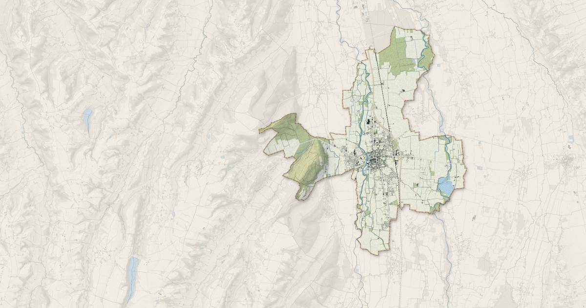 Portrait cartographique de Vic-en-Bigorre : relief, eau, forêts, bâti et voies, calculés à partir des données de l'IGN