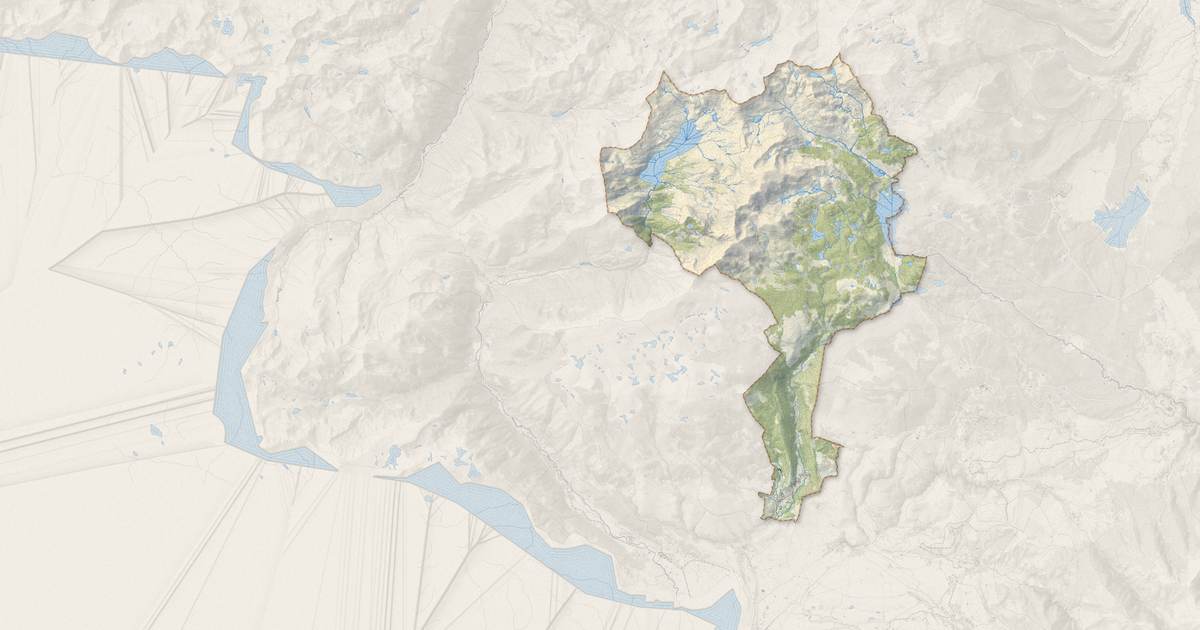 Portrait cartographique de Angoustrine-Villeneuve-des-Escaldes : relief, eau, forêts, bâti et voies, calculés à partir des données de l'IGN