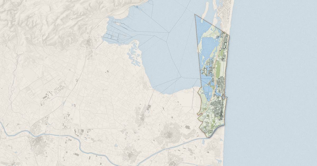 Portrait cartographique de Le Barcarès : relief, eau, forêts, bâti et voies, calculés à partir des données de l'IGN