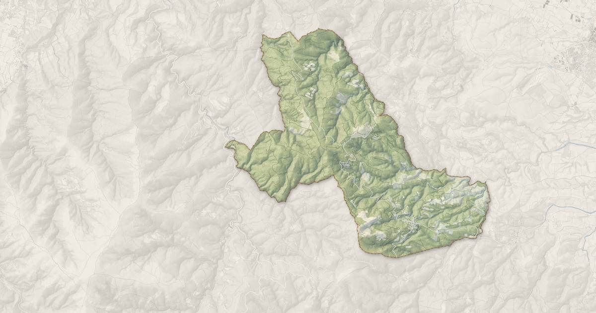 Portrait cartographique de Caixas : relief, eau, forêts, bâti et voies, calculés à partir des données de l'IGN