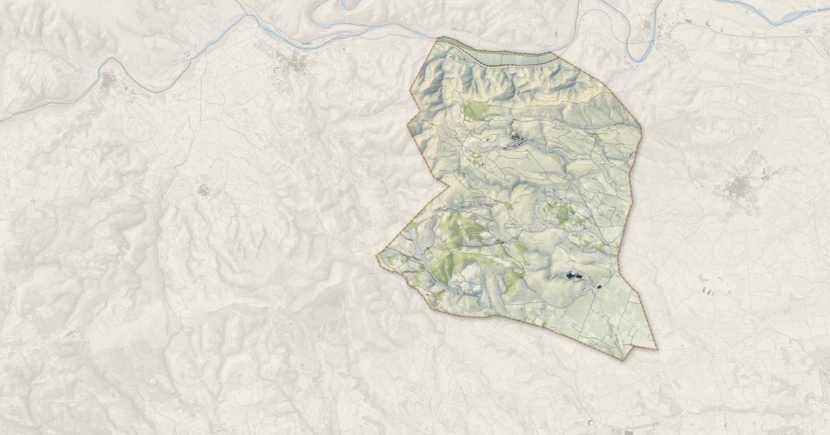 Portrait cartographique de Calce : relief, eau, forêts, bâti et voies, calculés à partir des données de l'IGN