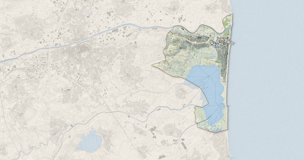 Portrait cartographique de Canet-en-Roussillon : relief, eau, forêts, bâti et voies, calculés à partir des données de l'IGN