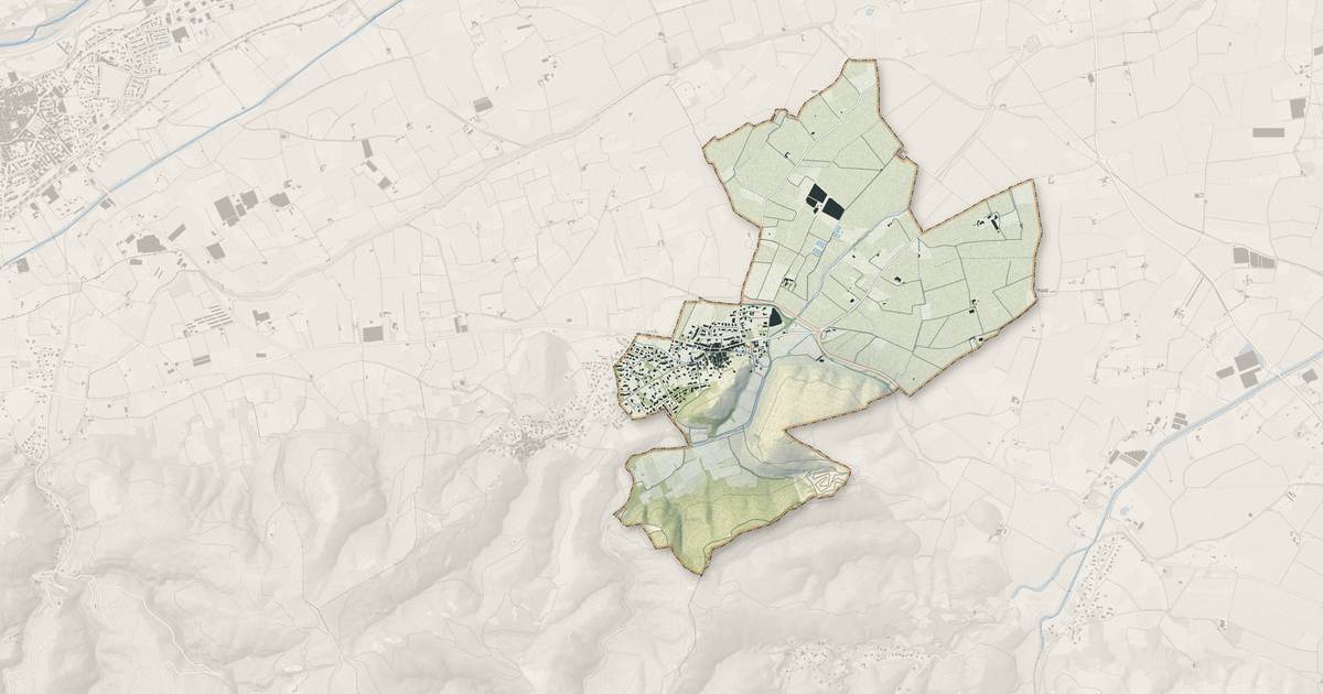 Portrait cartographique de Corbère-les-Cabanes : relief, eau, forêts, bâti et voies, calculés à partir des données de l'IGN