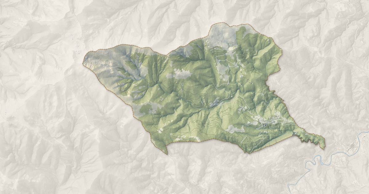 Portrait cartographique de Corsavy : relief, eau, forêts, bâti et voies, calculés à partir des données de l'IGN