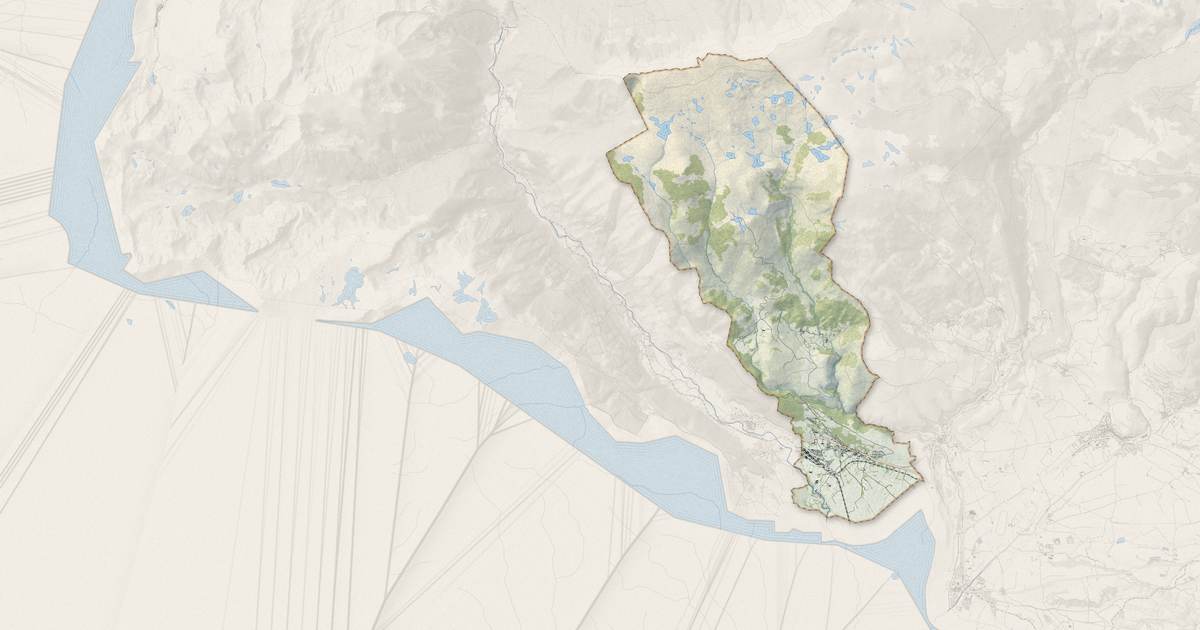 Portrait cartographique de Enveitg : relief, eau, forêts, bâti et voies, calculés à partir des données de l'IGN