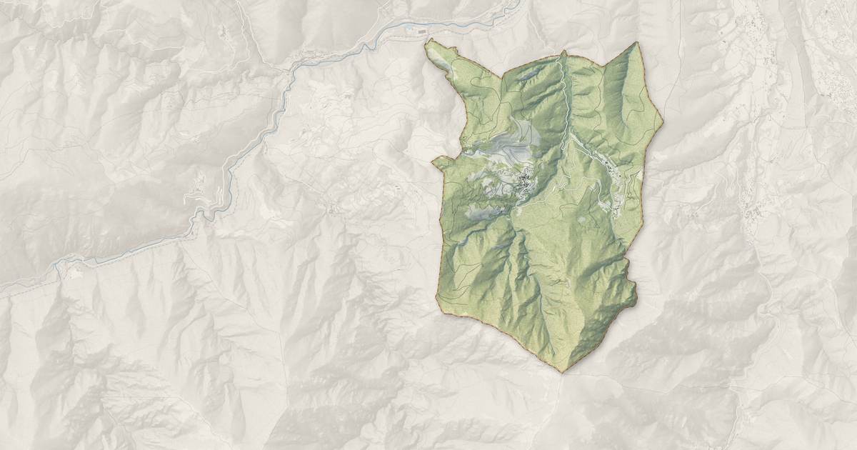 Portrait cartographique de Escaro : relief, eau, forêts, bâti et voies, calculés à partir des données de l'IGN
