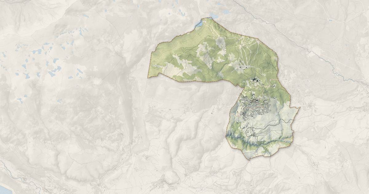 Portrait cartographique de Font-Romeu-Odeillo-Via : relief, eau, forêts, bâti et voies, calculés à partir des données de l'IGN