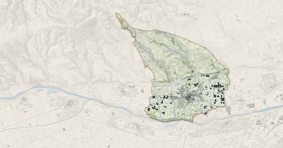 Portrait cartographique de Pézilla-la-Rivière : relief, eau, forêts, bâti et voies, calculés à partir des données de l'IGN