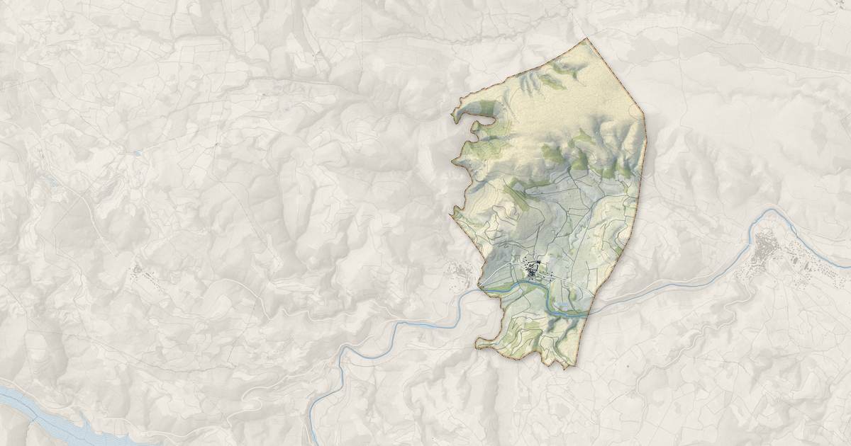 Portrait cartographique de Planèzes : relief, eau, forêts, bâti et voies, calculés à partir des données de l'IGN
