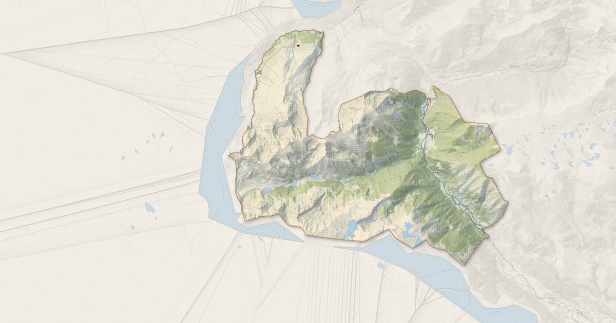 Portrait cartographique de Porta : relief, eau, forêts, bâti et voies, calculés à partir des données de l'IGN