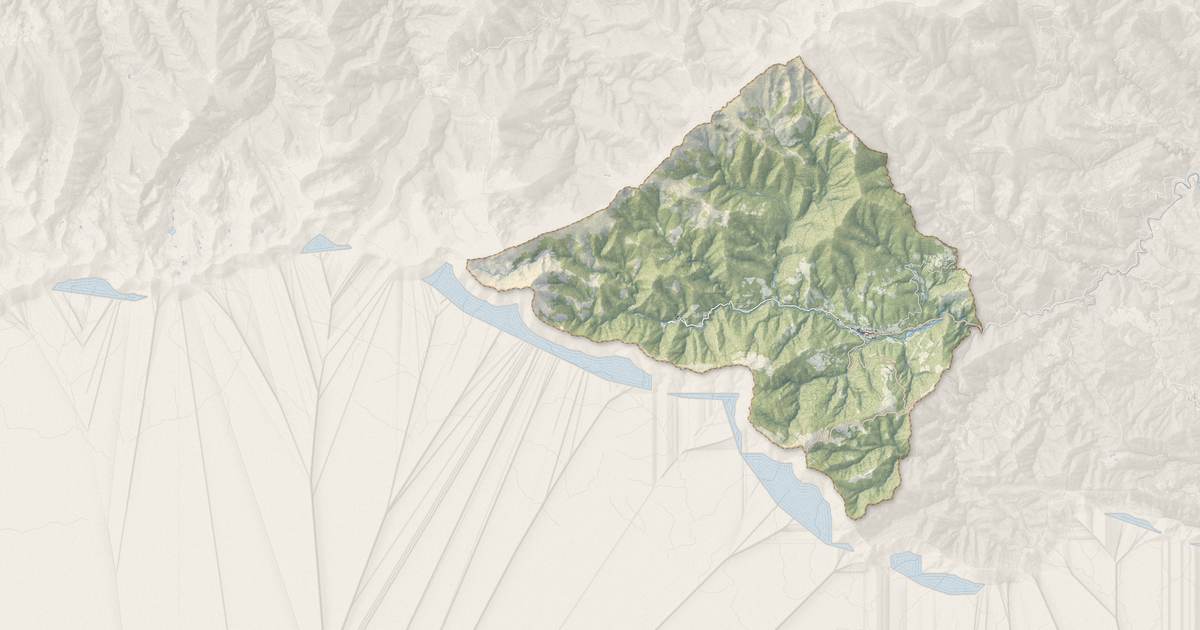 Portrait cartographique de Prats-de-Mollo-la-Preste : relief, eau, forêts, bâti et voies, calculés à partir des données de l'IGN