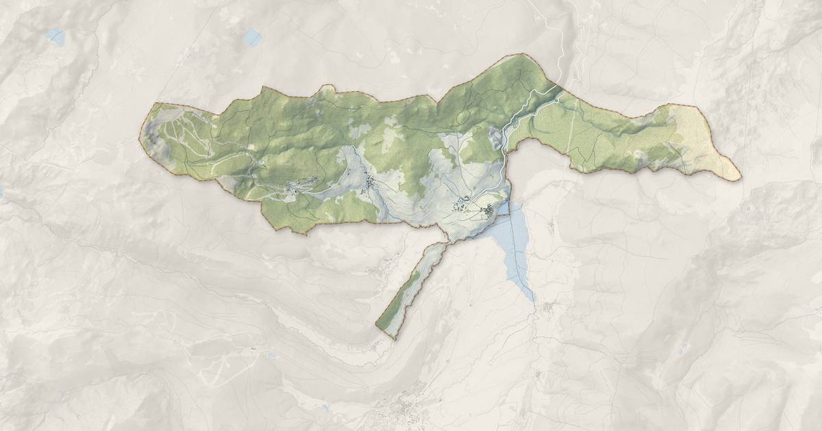 Portrait cartographique de Puyvalador : relief, eau, forêts, bâti et voies, calculés à partir des données de l'IGN