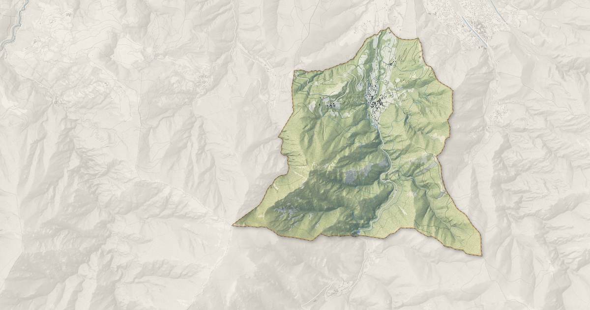 Portrait cartographique de Sahorre : relief, eau, forêts, bâti et voies, calculés à partir des données de l'IGN
