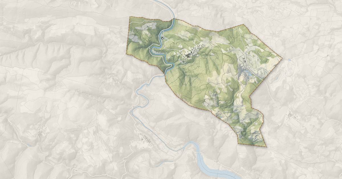 Portrait cartographique de Saint-Arnac : relief, eau, forêts, bâti et voies, calculés à partir des données de l'IGN