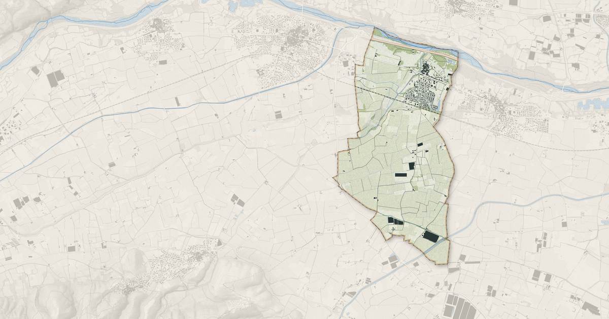 Portrait cartographique de Saint-Féliu-d'Amont : relief, eau, forêts, bâti et voies, calculés à partir des données de l'IGN