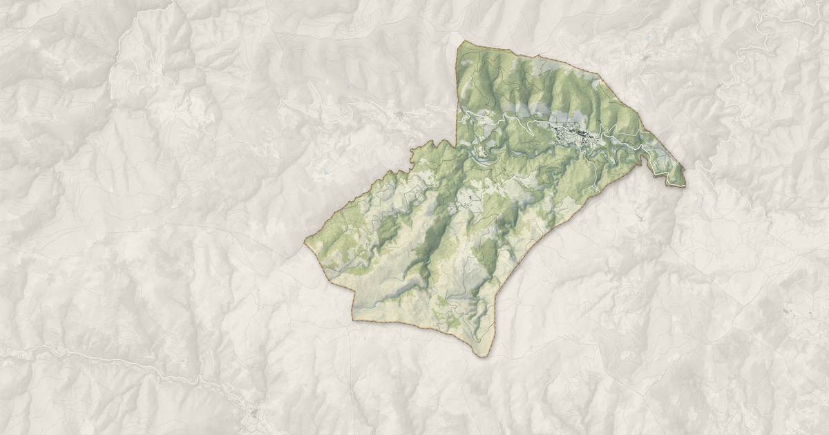 Portrait cartographique de Sournia : relief, eau, forêts, bâti et voies, calculés à partir des données de l'IGN