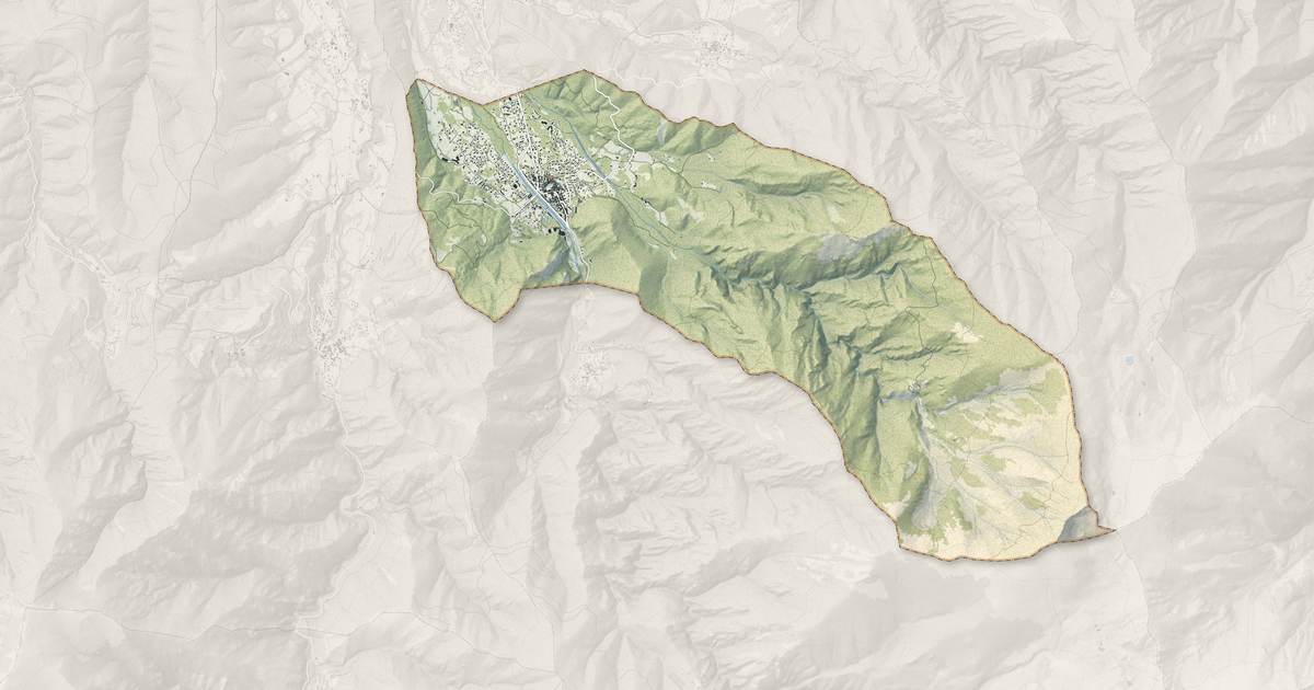 Portrait cartographique de Vernet-les-Bains : relief, eau, forêts, bâti et voies, calculés à partir des données de l'IGN