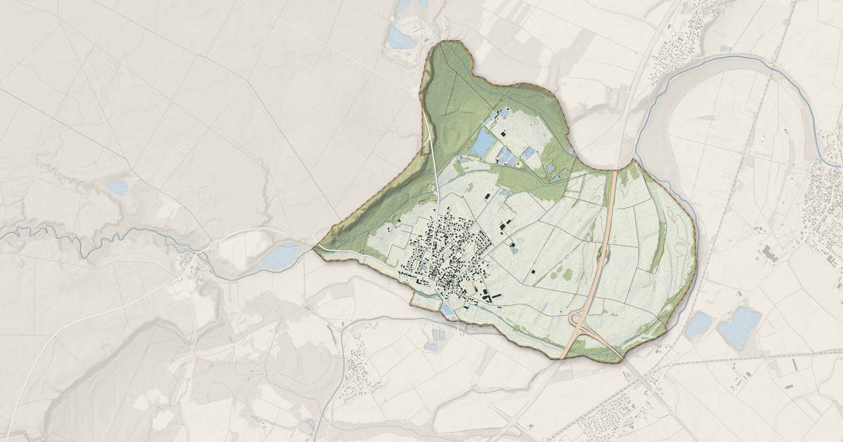 Portrait cartographique de Forstfeld : relief, eau, forêts, bâti et voies, calculés à partir des données de l'IGN