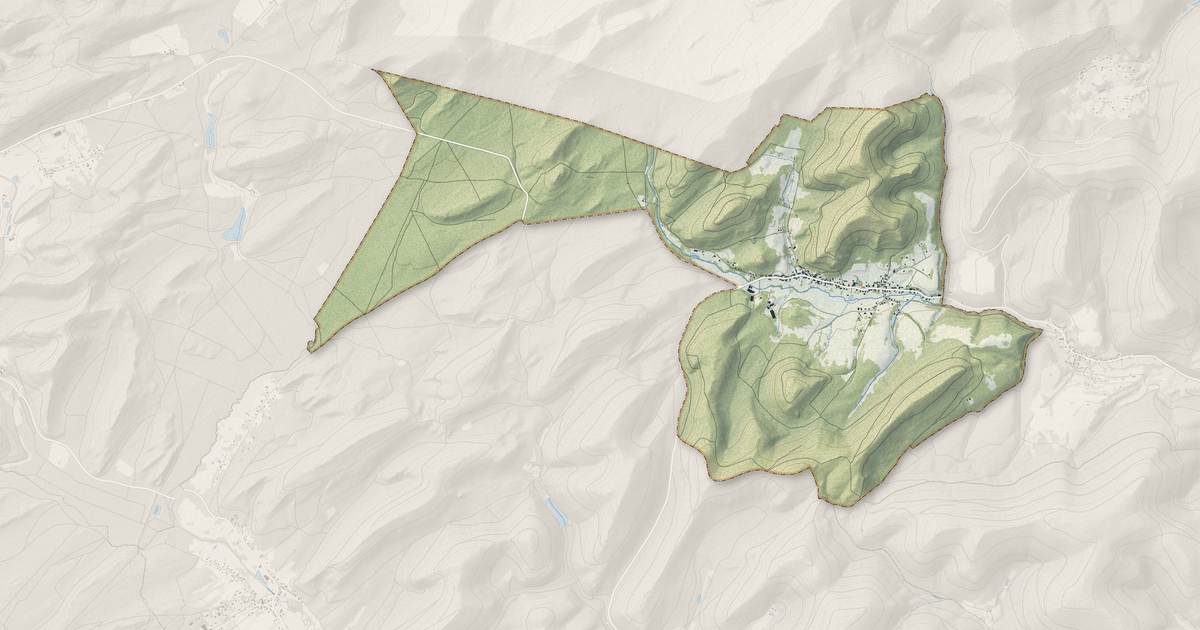 Portrait cartographique de Obersteinbach : relief, eau, forêts, bâti et voies, calculés à partir des données de l'IGN