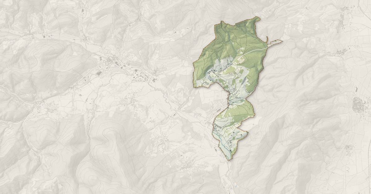 Portrait cartographique de Saint-Pierre-Bois : relief, eau, forêts, bâti et voies, calculés à partir des données de l'IGN