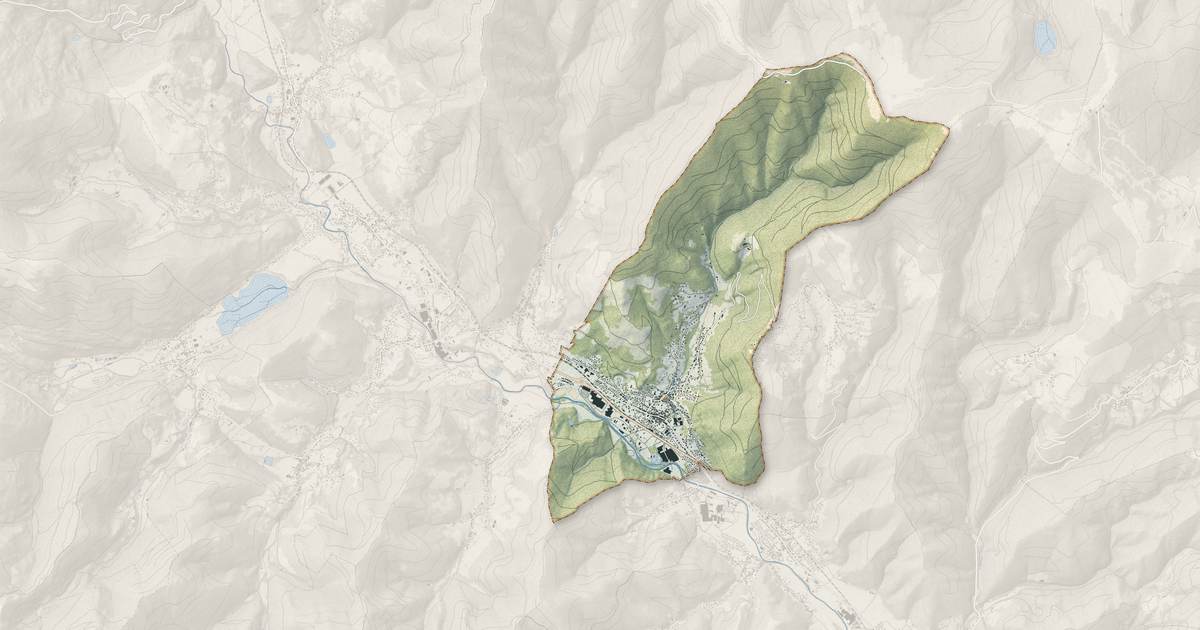 Portrait cartographique de Saint-Amarin : relief, eau, forêts, bâti et voies, calculés à partir des données de l'IGN