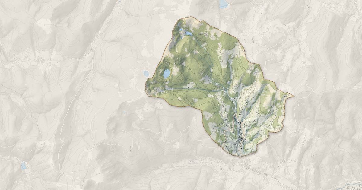 Portrait cartographique de Soultzeren : relief, eau, forêts, bâti et voies, calculés à partir des données de l'IGN
