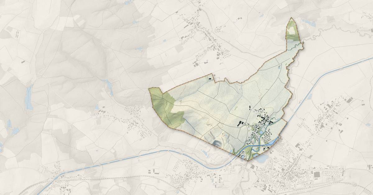 Portrait cartographique de Wolfersdorf : relief, eau, forêts, bâti et voies, calculés à partir des données de l'IGN