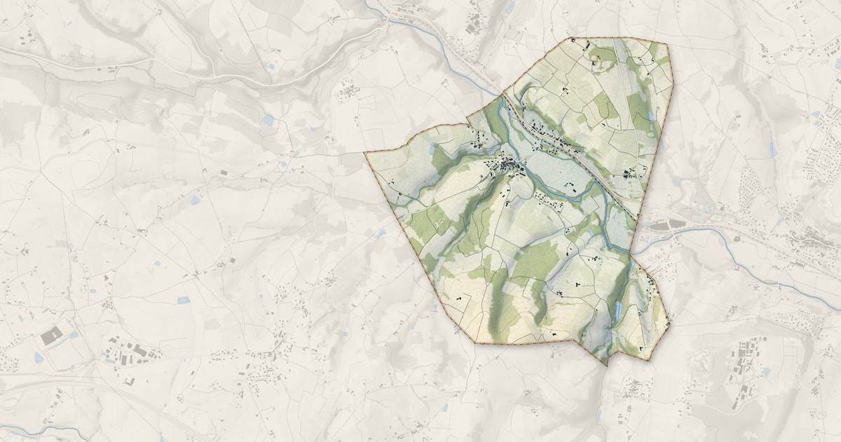 Portrait cartographique de Le Breuil : relief, eau, forêts, bâti et voies, calculés à partir des données de l'IGN