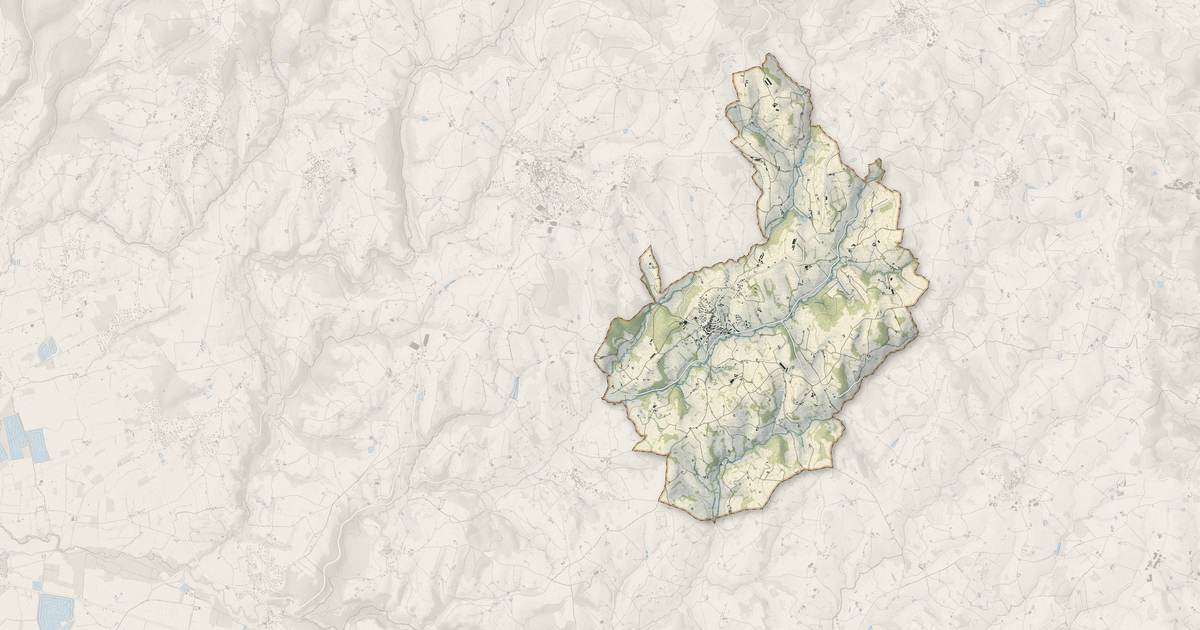 Portrait cartographique de Chambost-Longessaigne : relief, eau, forêts, bâti et voies, calculés à partir des données de l'IGN