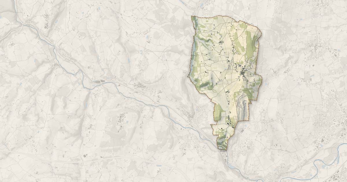 Portrait cartographique de Charnay : relief, eau, forêts, bâti et voies, calculés à partir des données de l'IGN
