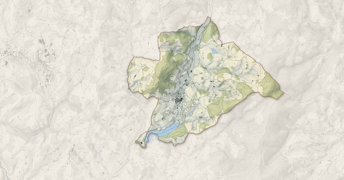 Portrait cartographique de Cublize : relief, eau, forêts, bâti et voies, calculés à partir des données de l'IGN