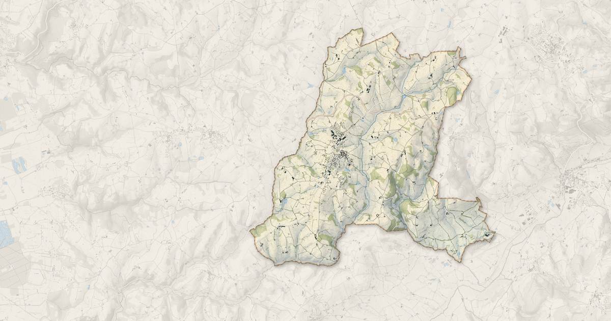Portrait cartographique de Haute-Rivoire : relief, eau, forêts, bâti et voies, calculés à partir des données de l'IGN