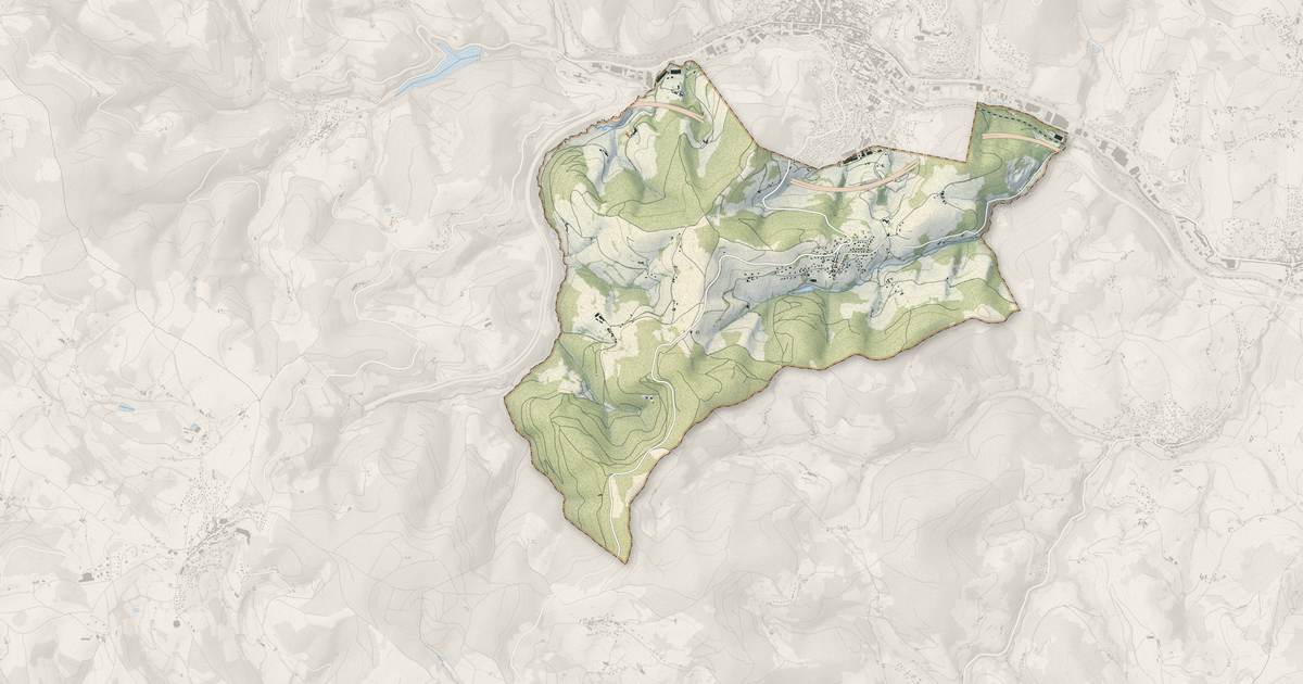 Portrait cartographique de Saint-Marcel-l'Éclairé : relief, eau, forêts, bâti et voies, calculés à partir des données de l'IGN