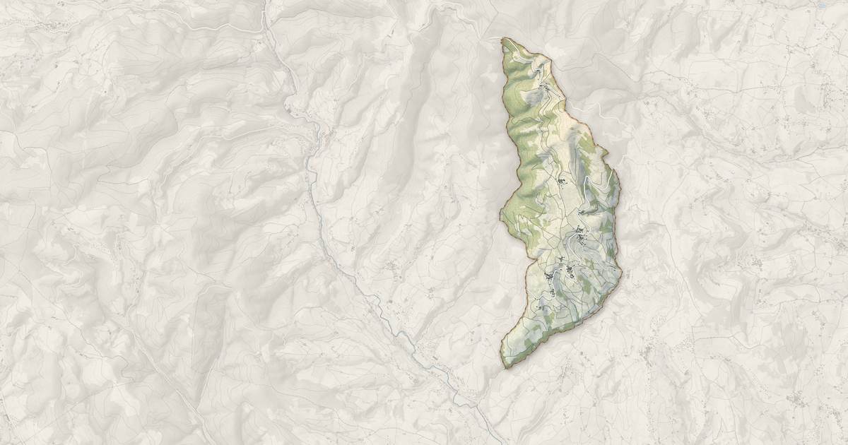 Portrait cartographique de Sainte-Paule : relief, eau, forêts, bâti et voies, calculés à partir des données de l'IGN