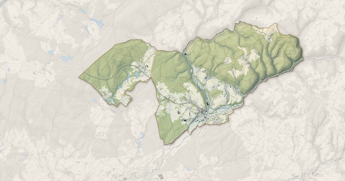 Portrait cartographique de Aillevillers-et-Lyaumont : relief, eau, forêts, bâti et voies, calculés à partir des données de l'IGN