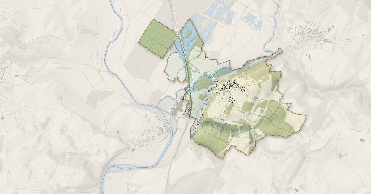 Portrait cartographique de Amoncourt : relief, eau, forêts, bâti et voies, calculés à partir des données de l'IGN